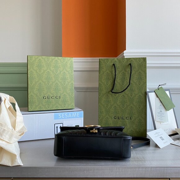 ✨Gucci Black Leather GG Marmont Bag with Gold Chain - Picture 4 of 9